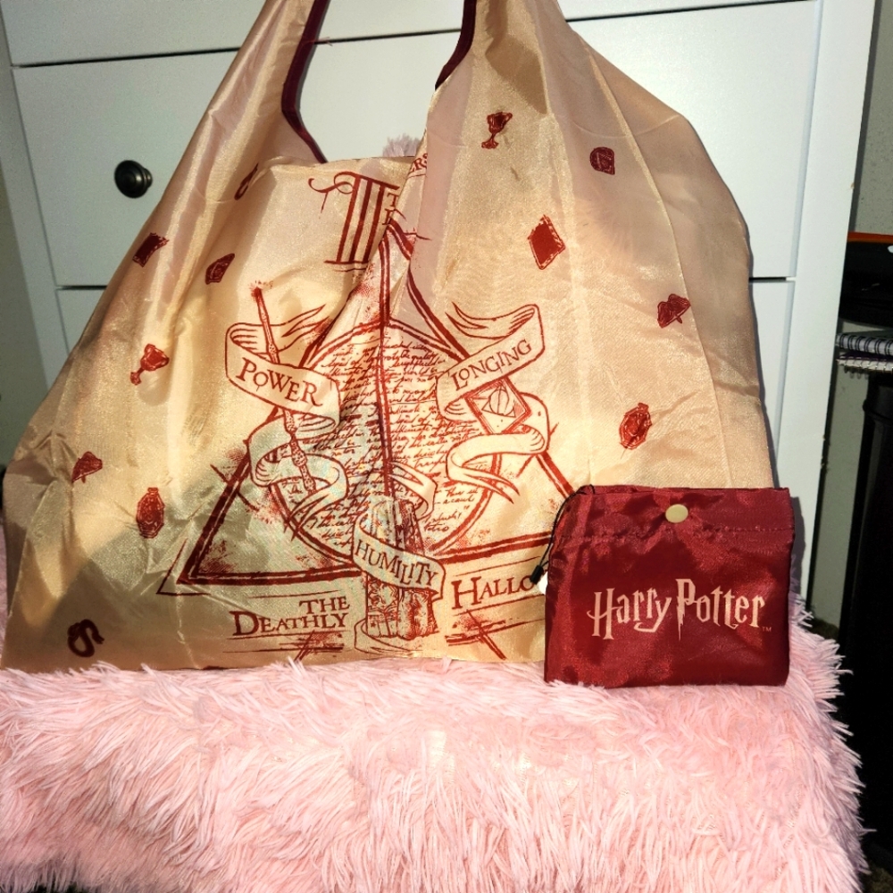 Warner Bros. Themed Tote Bag - Cream and Red